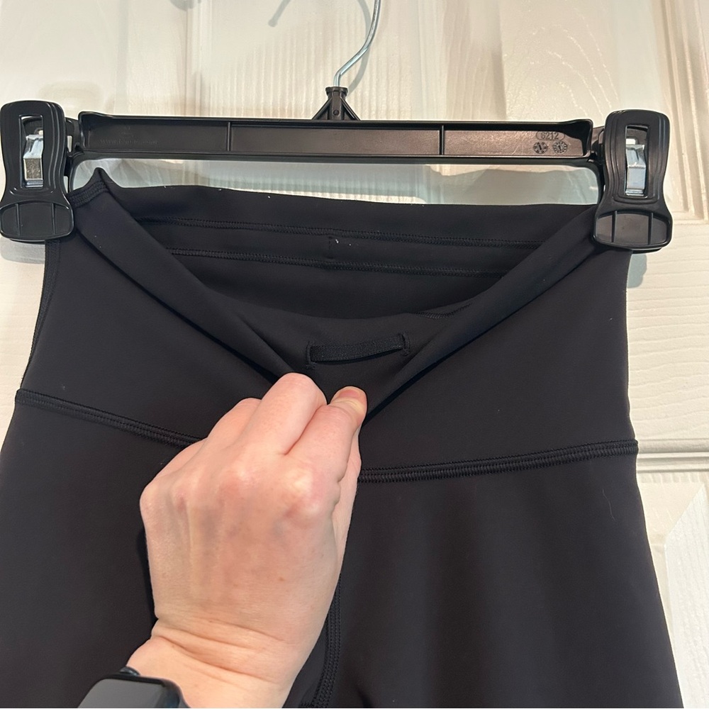 Lululemon Wunder Train High-Rise Crop 23" in Black - Size 2 - Picture 6 of 10